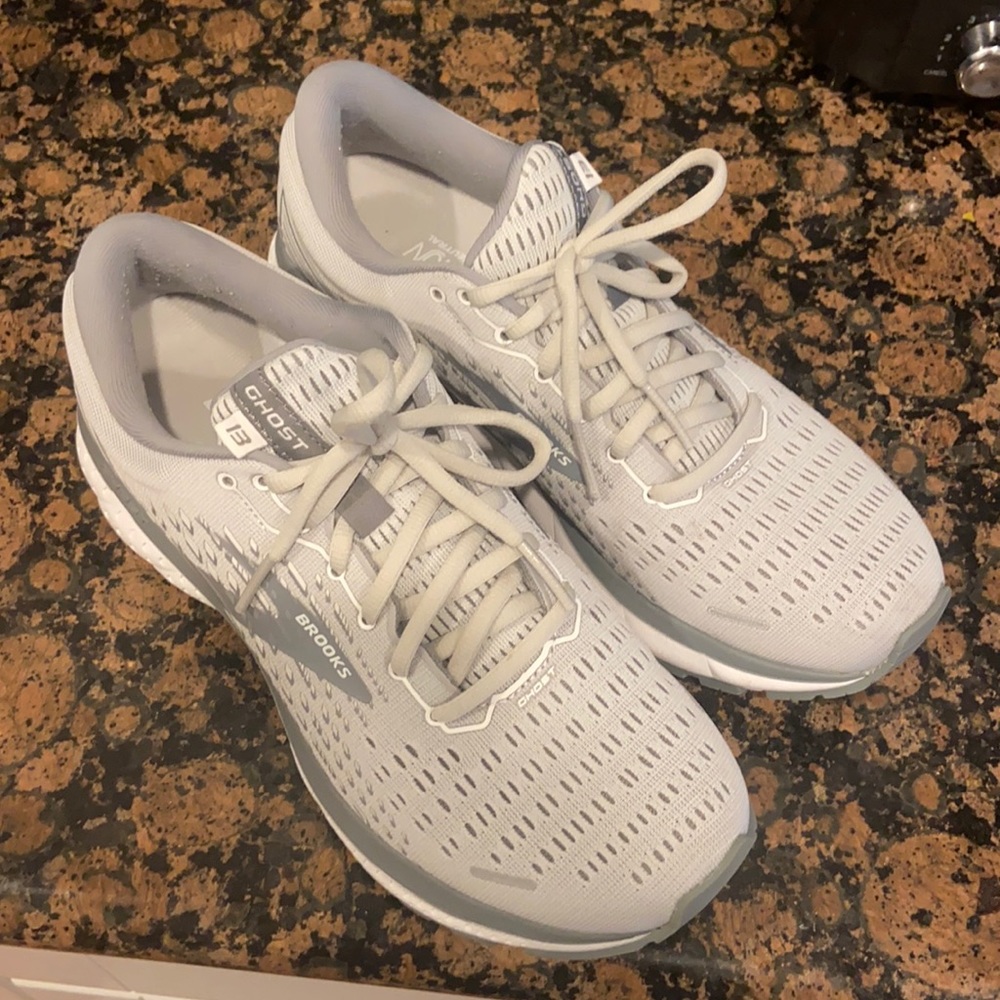 Brooks Women's Ghost 13 Running Shoe Size 9.5